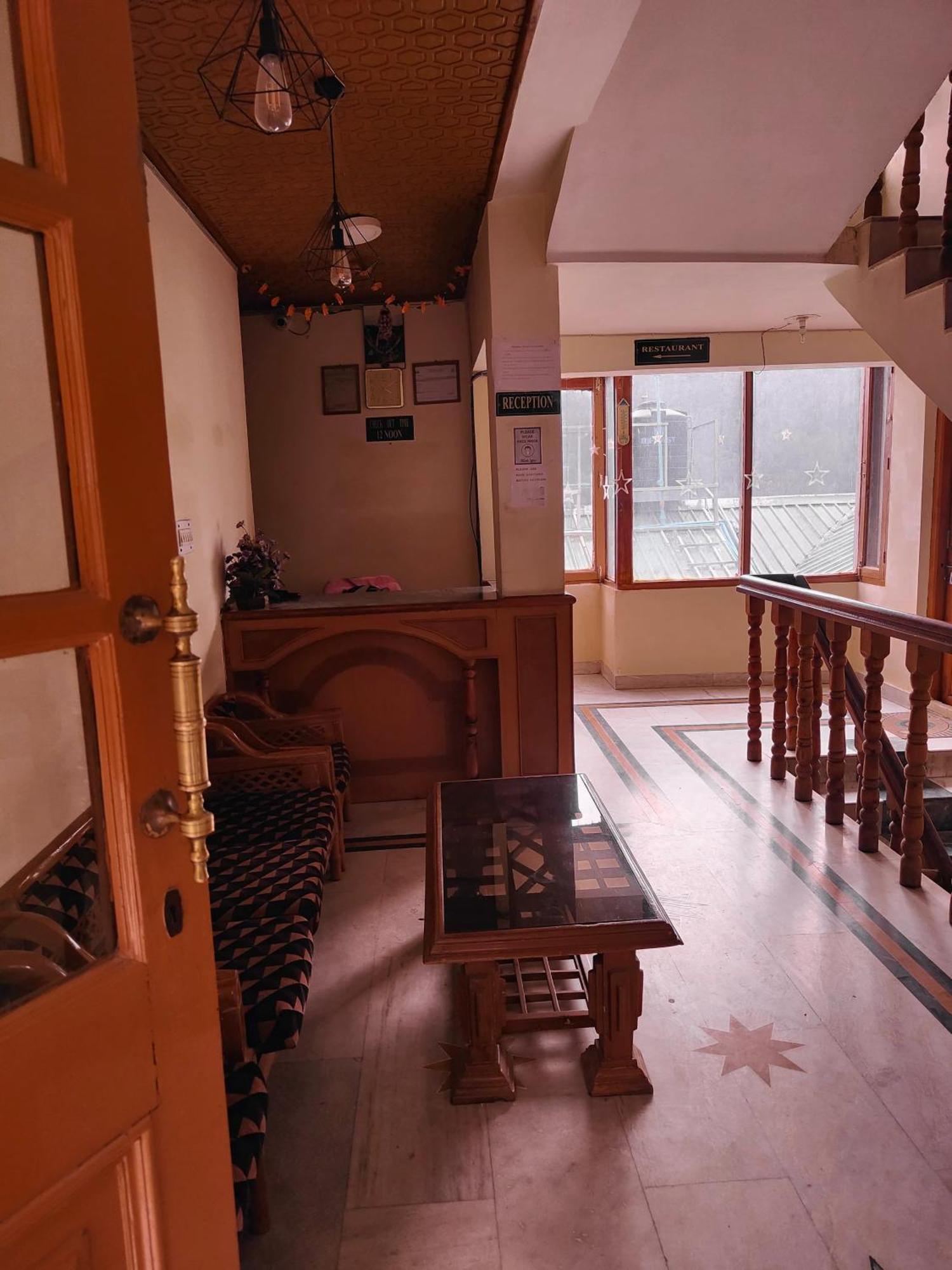 Hotel Arohi Vashist Екстер'єр фото