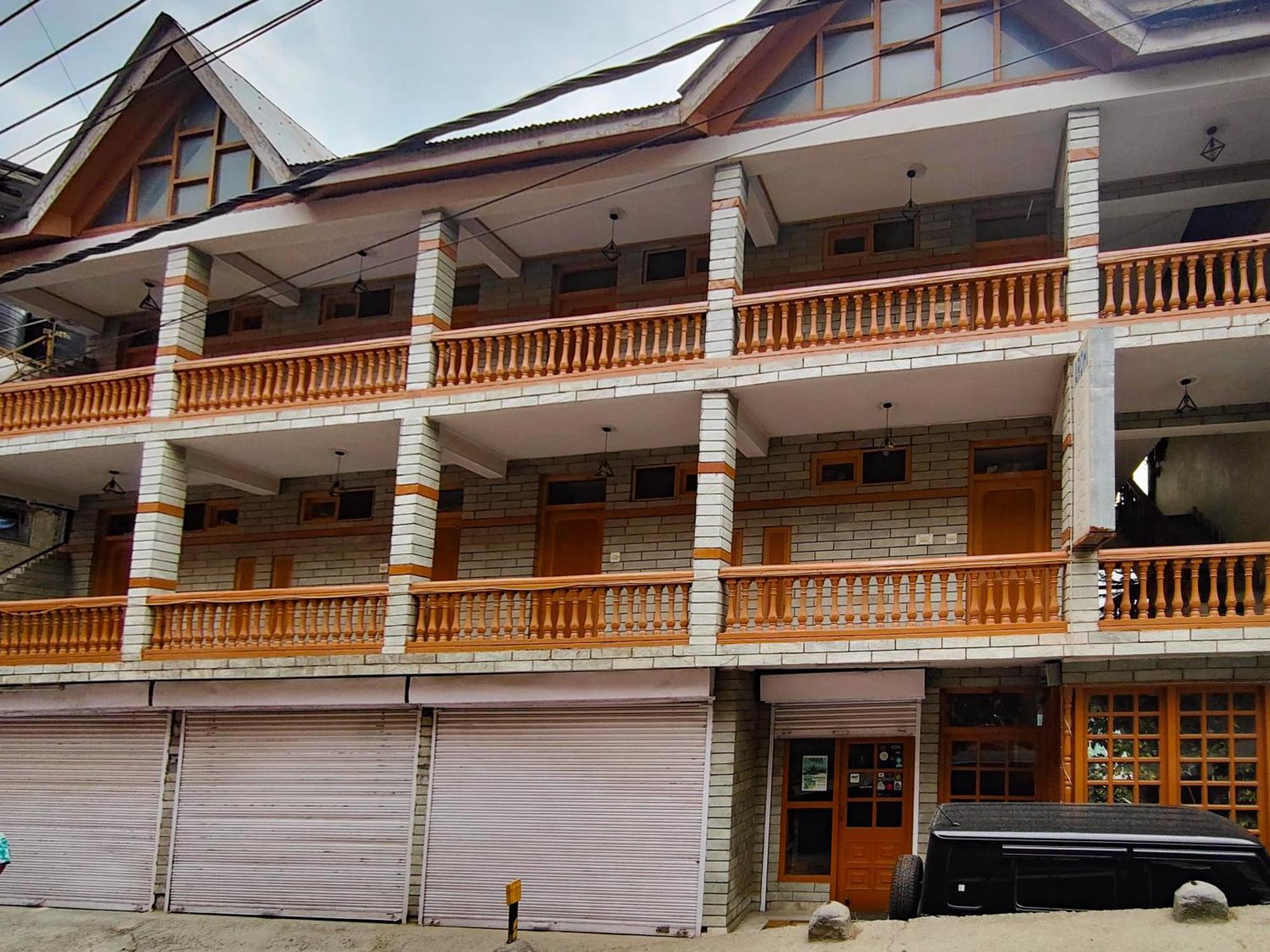 Hotel Arohi Vashist Екстер'єр фото